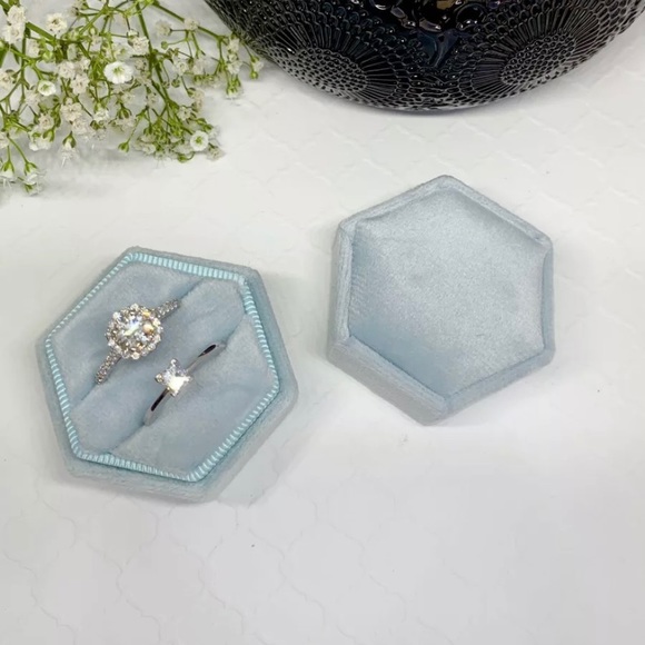 Light Blue Hexagon Velvet Ring Box Double Slots - Picture 2 of 3